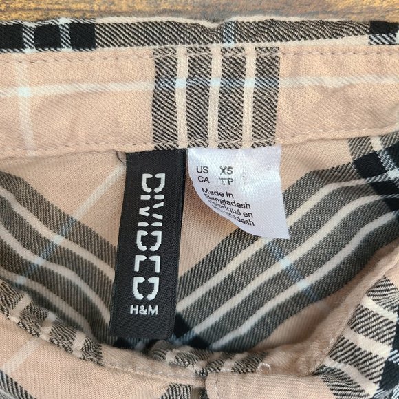 Divided H&M Women's Plaid Button-Up Shirt - Picture 5 of 10